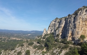 TAILLADES  : ROCHERS DE BAUDE - ROBION