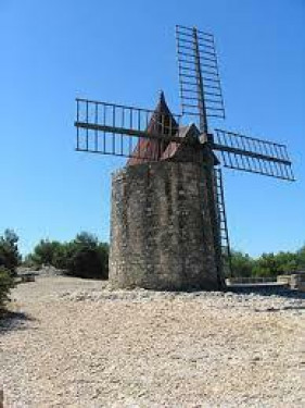 Fontvieille_Moulins_Aqueducs_Meulerie de Barbegal